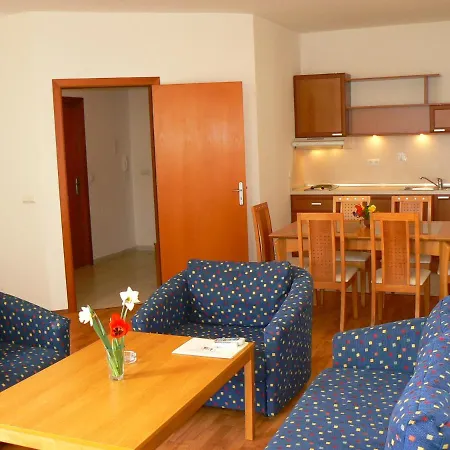 Joya Park Golden Sands